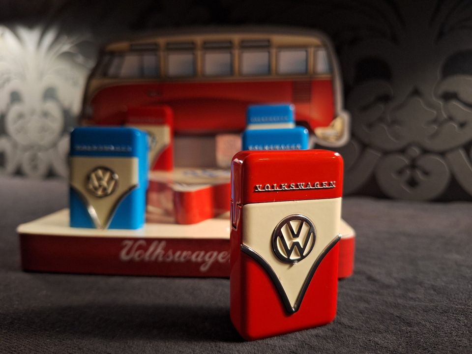 VW BUS T1 FEUERZEUG ZIPPO LIGHTER ROT BLAU SAMBA ORIGINAL KÄFER in Waldbröl