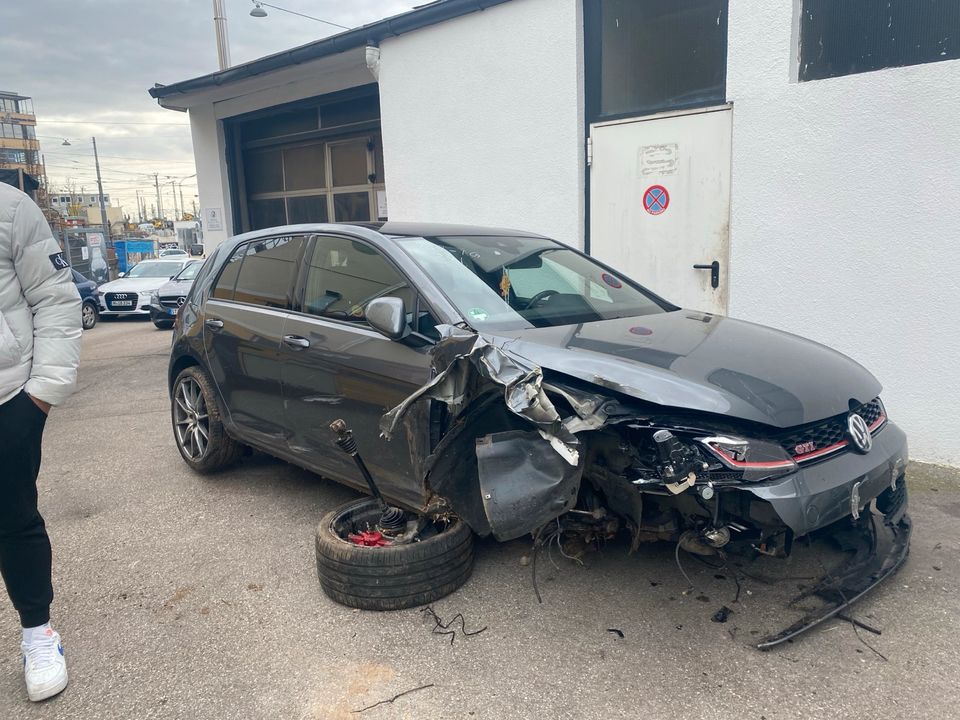 Volkswagen Golf 7.5 Gti unfallschade in München