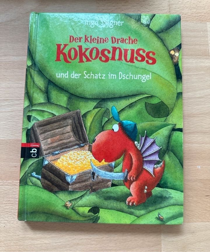 8 x  „Der kleine Drache  Kokosnuss“ Bücher in Düsseldorf