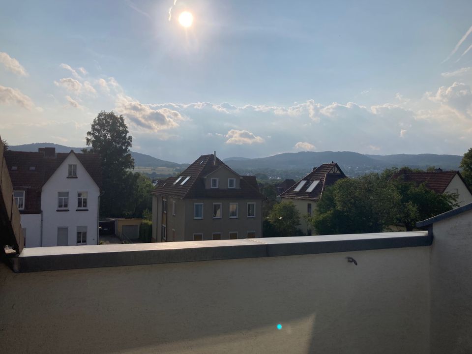 Großzügige, helle 3 ZKB, Balkon mit Fernblick in Kassel