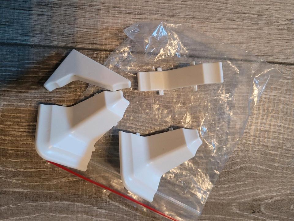 18 × Verschiedene Sockelleisten Abschluß/ Innen - Außen Ecken in Espenau