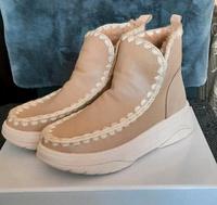 Stiefeletten von Catwalk, NEU, gr 37, Winterschuhe Niedersachsen - Wildeshausen Vorschau
