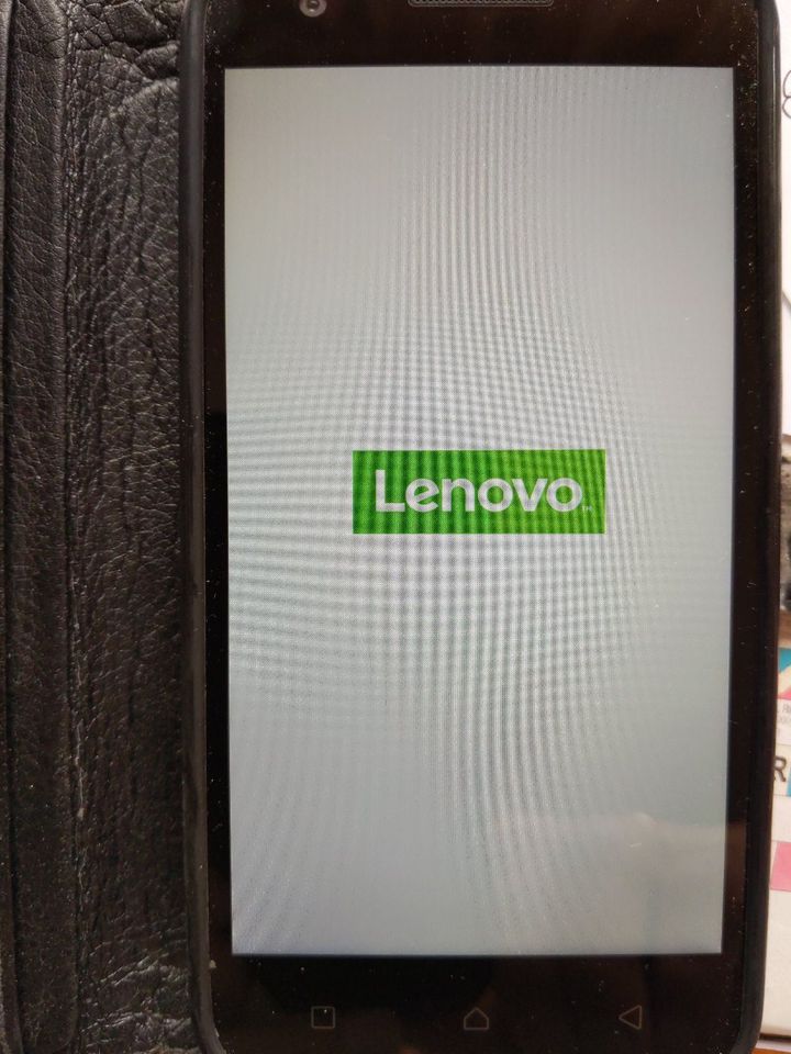 Lenovo  Smartphone mit Android in Altensteig