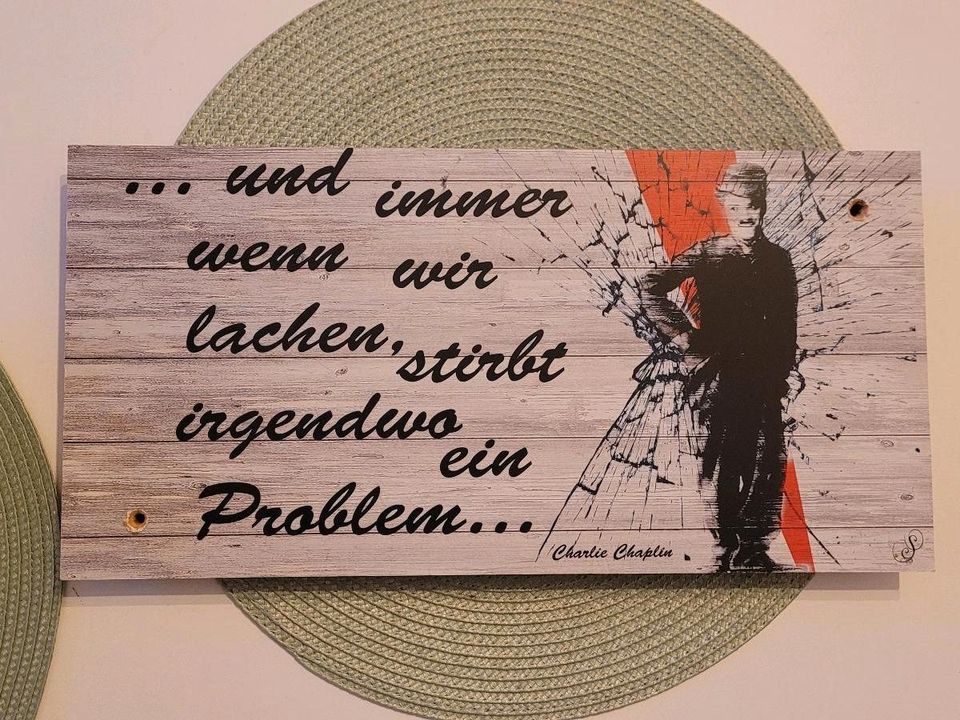 Dekoschild, Bild aus Holz m. Charlie Chaplin in Lübeck