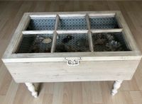 Impressionen Living Vitrine Couch Tisch shabby chic boho Glas Innenstadt - Poll Vorschau