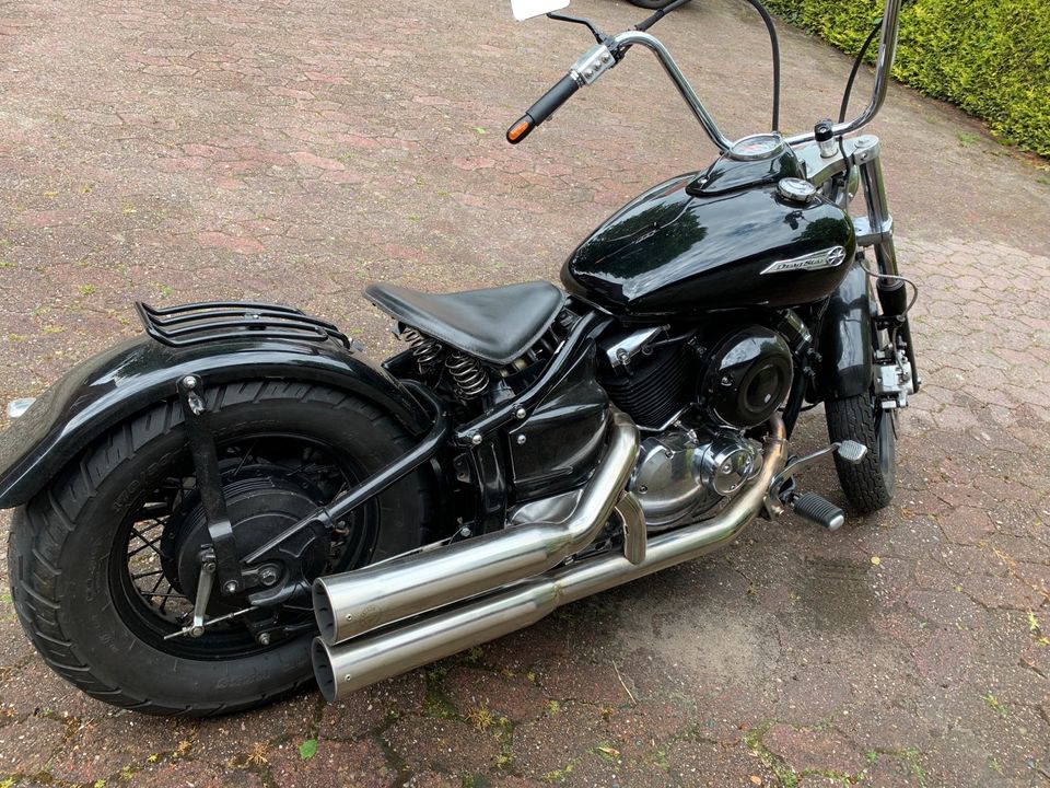 Motorrad Yamaha Dragstar Bobber in Rechtsupweg