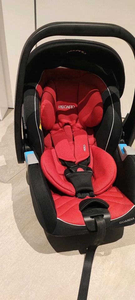 Babyschale RECARO Guardia mit Isofix Station in Feldkirchen-Westerham