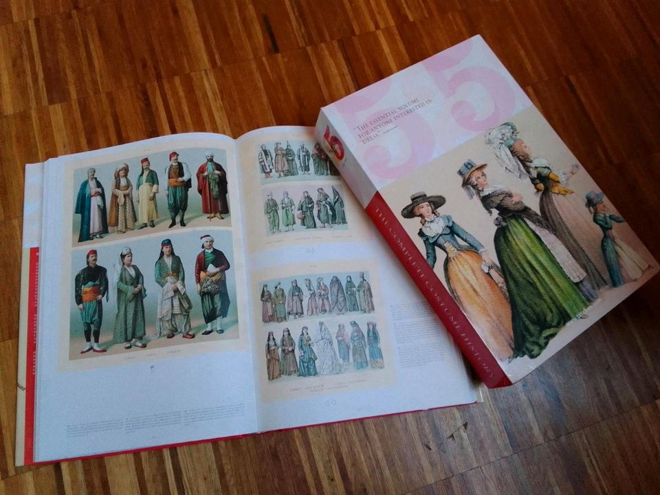 "The complete costume history" 25 Jahre Taschen Verlag in Barkelsby