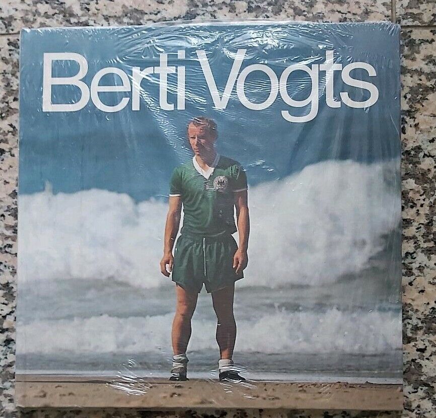 Berti Vogts Buch Bildband Handsigniert mit Poster 1977 Sport Verl in Tettnang