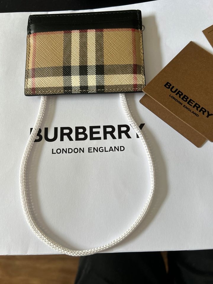 Burberry Card Holder / Beige in Bad Rothenfelde