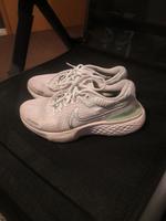 Nike schuhe Mädchen Sachsen-Anhalt - Schönebeck (Elbe) Vorschau