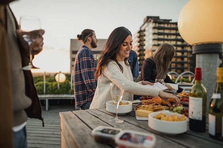 Aufgepasst - Grundstücksbonus und Heizkosten geschenkt - MODERNES WOHNHAUS MIT ELEGANTEM WALMDACH in Berlin