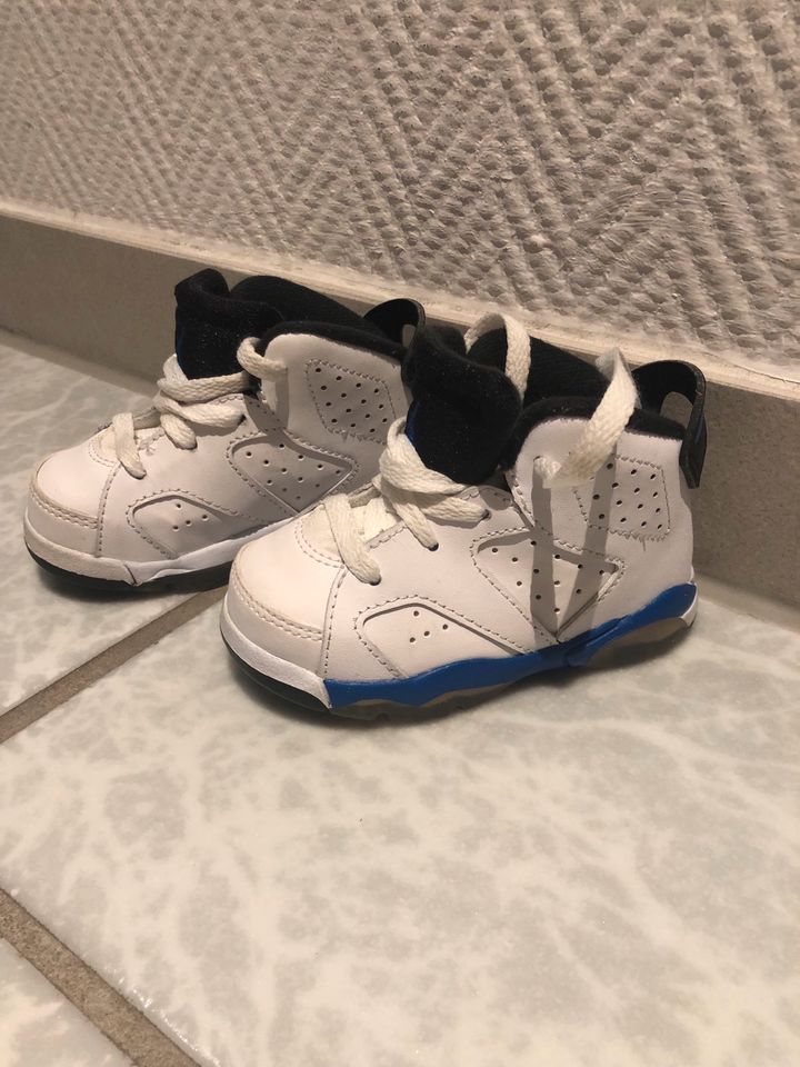 Jordan Baby- Kinderturnschuhe in Winnweiler