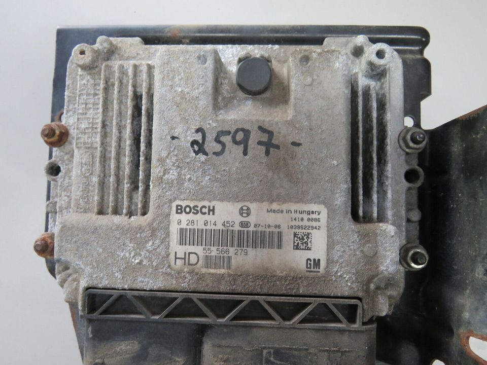 Motor Steuergerät Opel Astra H 1.9 CDTI * 0281014452 * 55566279 in Andernach