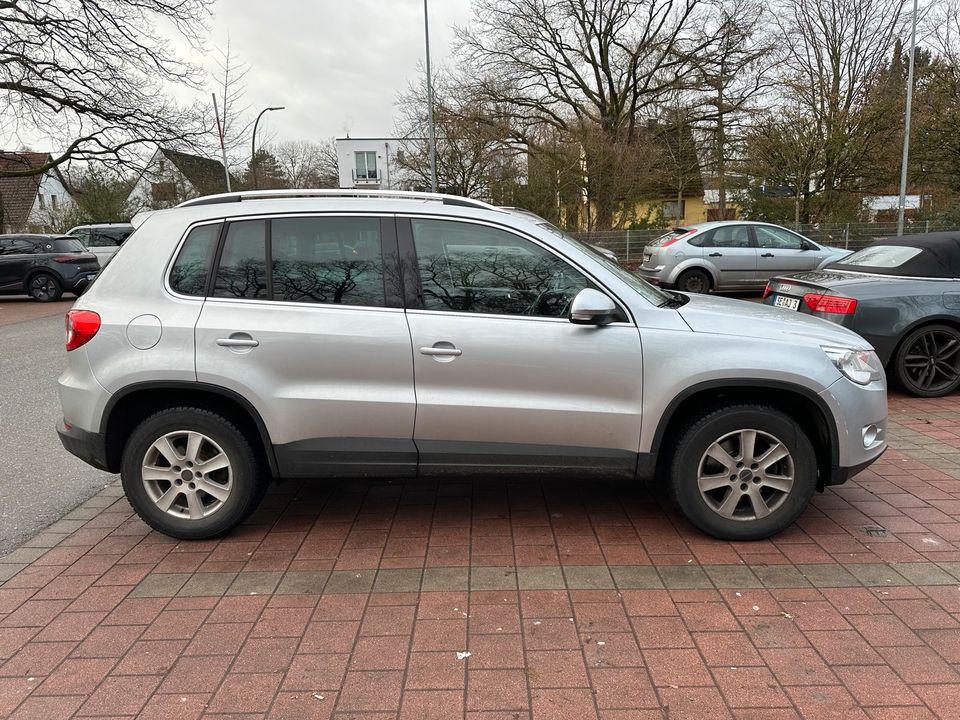 Volkswagen Tiguan Allrad 4x4 Automatik Getriebe wenig gelaufen. in Hamburg