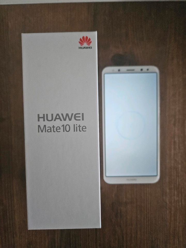 Huawei Mate 10 lite mit 2 Hüllen OVP in Markgröningen