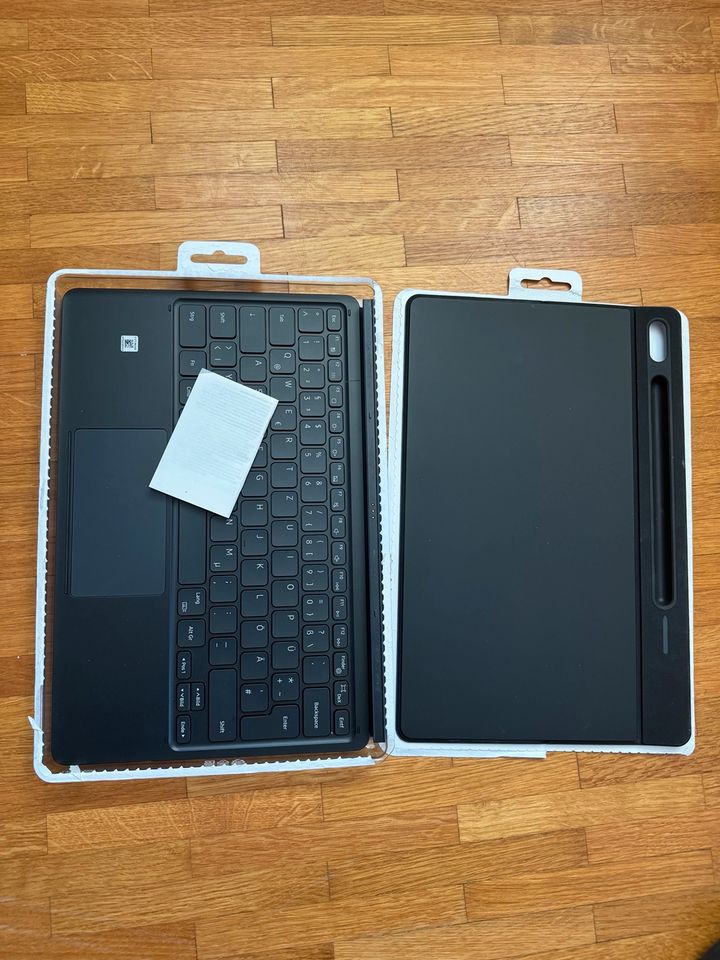 Samsung Bookcover Keyboard DT970 S8+ S8+ Case Tablet in Elmshorn