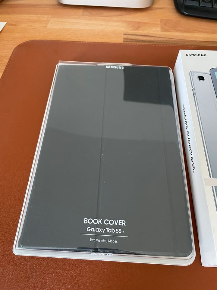Samsung Galaxy Tab s5e + Bookcover in München