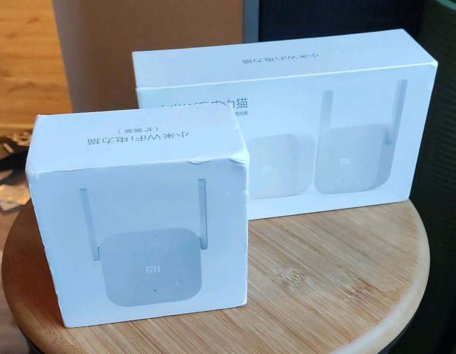 Xiaomi Mi Wifi Set mit 2 Repeatern Powerline US WLAN Steckdose in Hürth