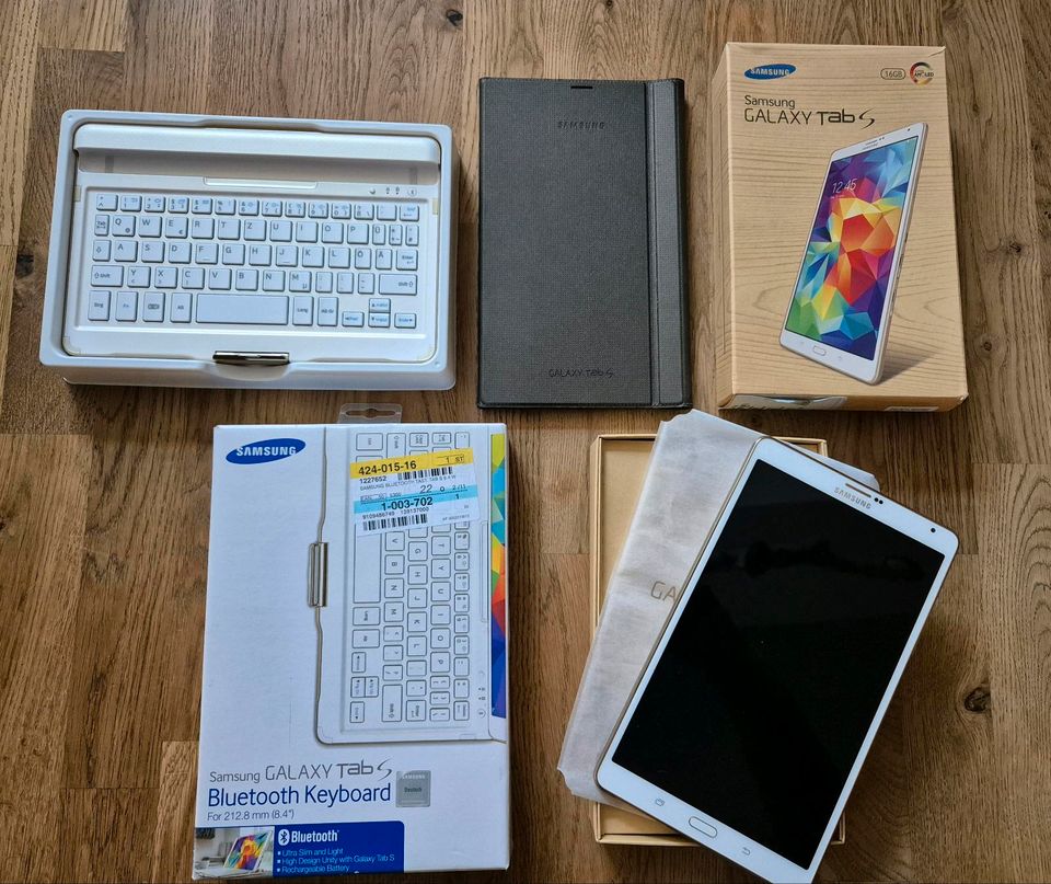 Samsung Tablet SM-T705 inkl. Original Hülle und Tastatur in Dieburg