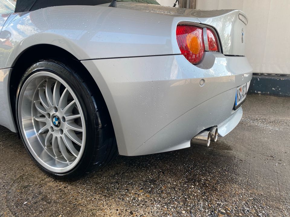 BMW Z4 2.5 in Fuldatal