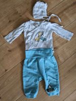 Baby Jungs Set aus Hose, Body und Mütze Sachsen - Radebeul Vorschau