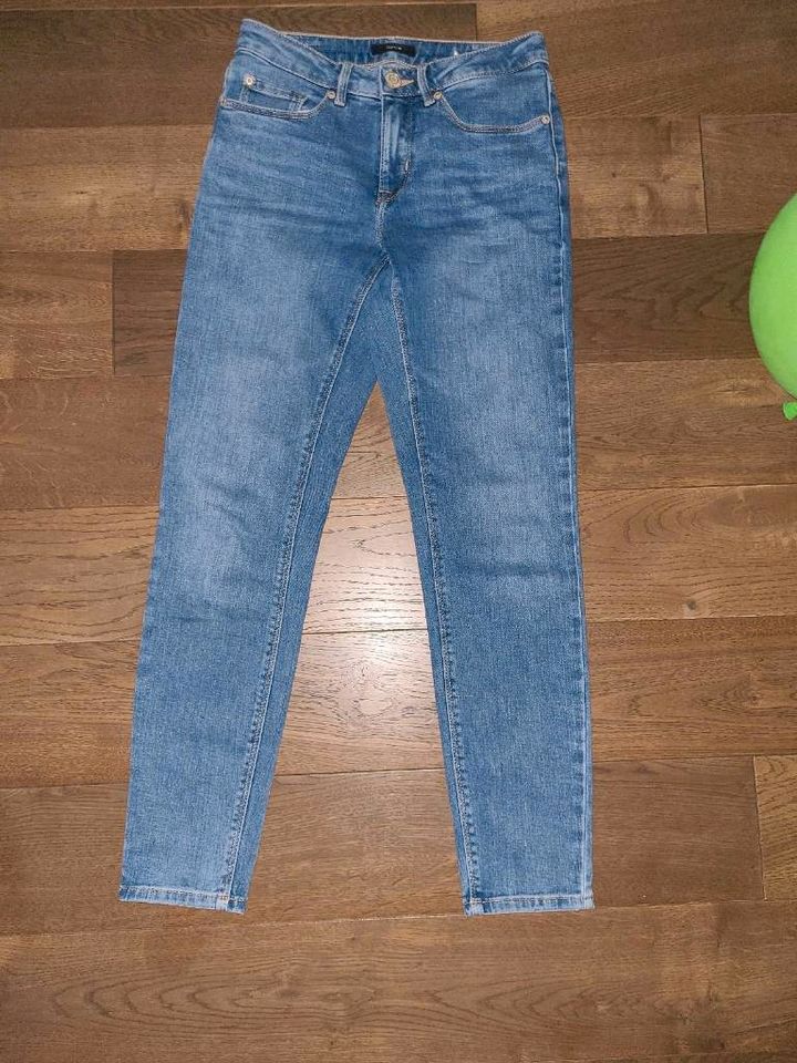 Neue und ungetragene Jeans Hose von OPUS 34/28 in Teningen