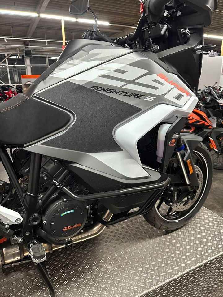 -32,3% KTM 1290 Super Adventure S 2023 Gray Vorführer in Winnenden