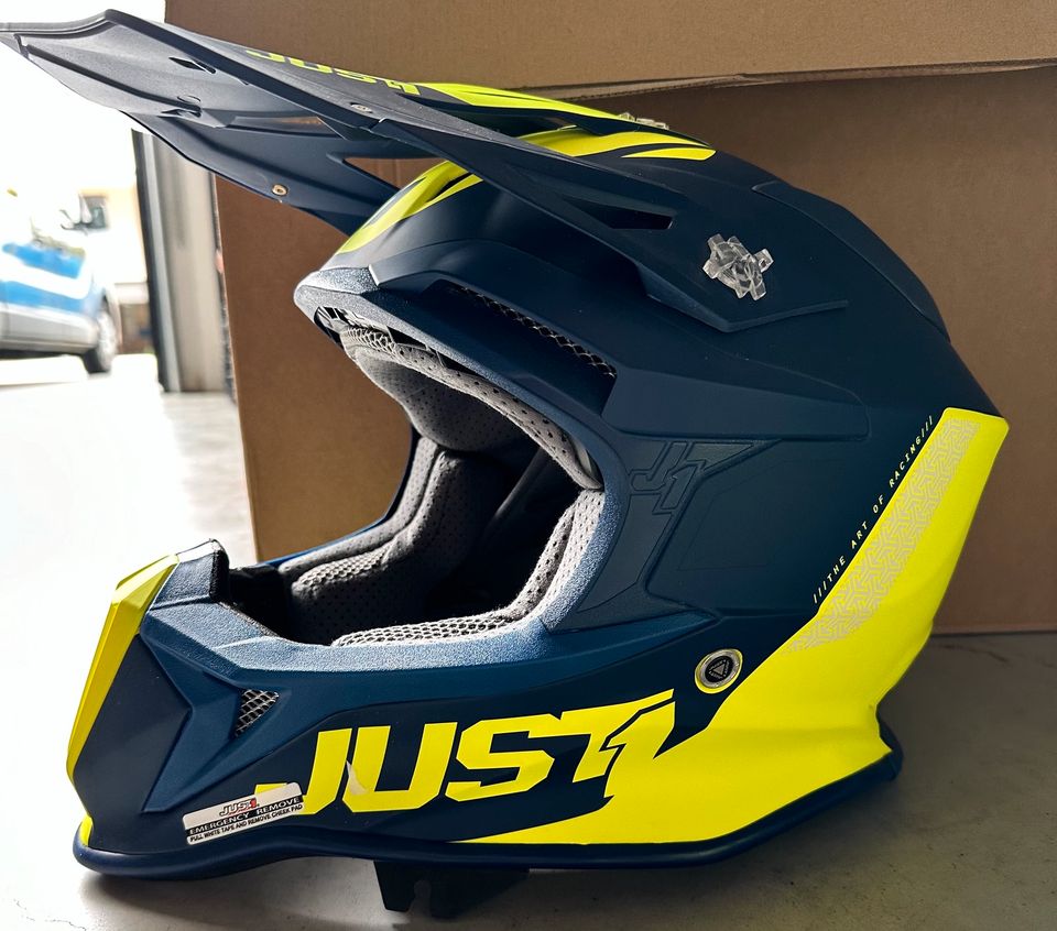 Moto Cross Enduro Helm JUST1 J18 Mips Pulsar Gr. XL NEU in Neuching