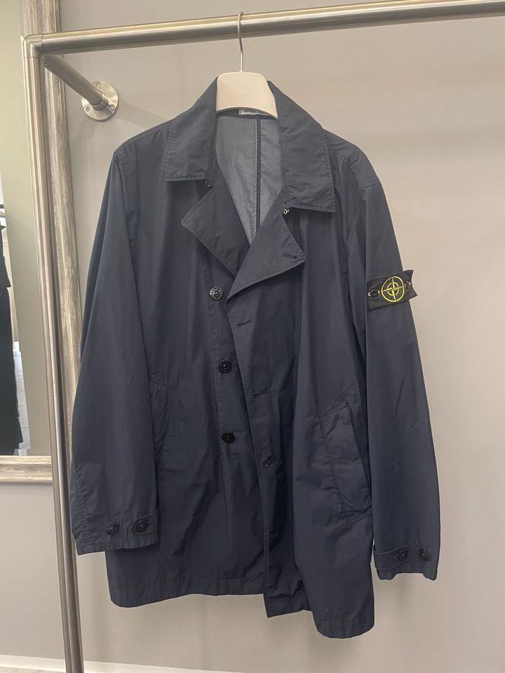 Stone Island Jacke mit Kragen in Dunkelblau Größe L in Düsseldorf