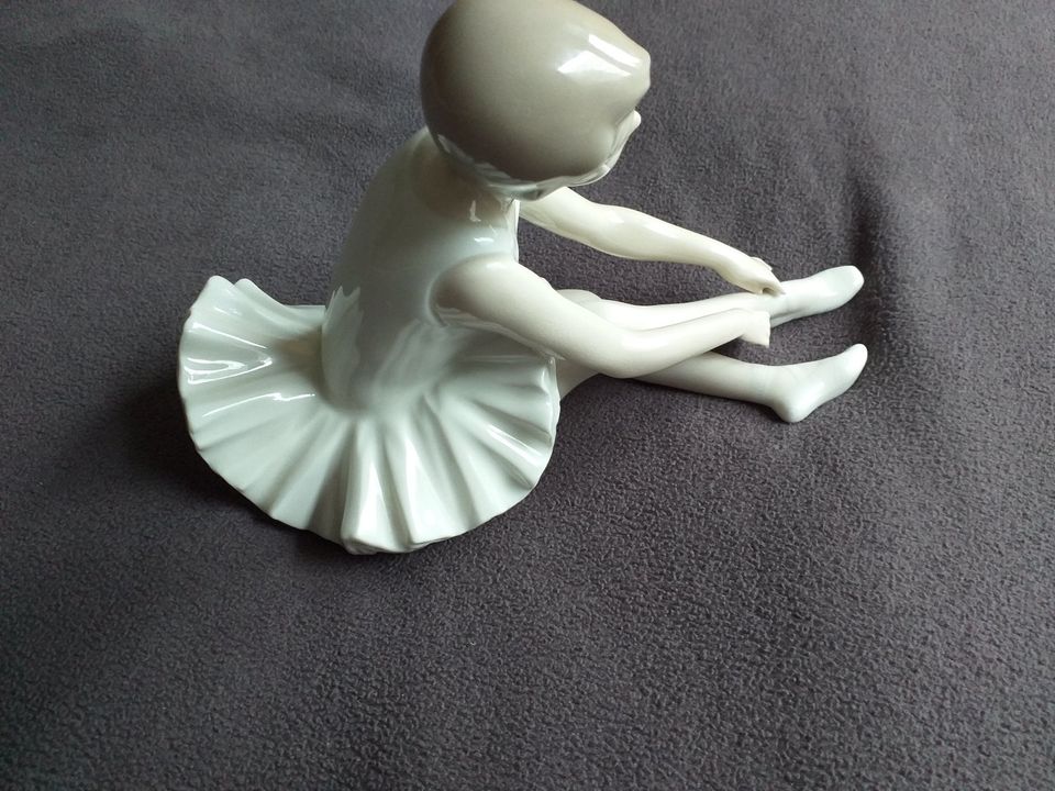 Porzellanfigur Ballerina Tänzerin von NAO in Sasbach