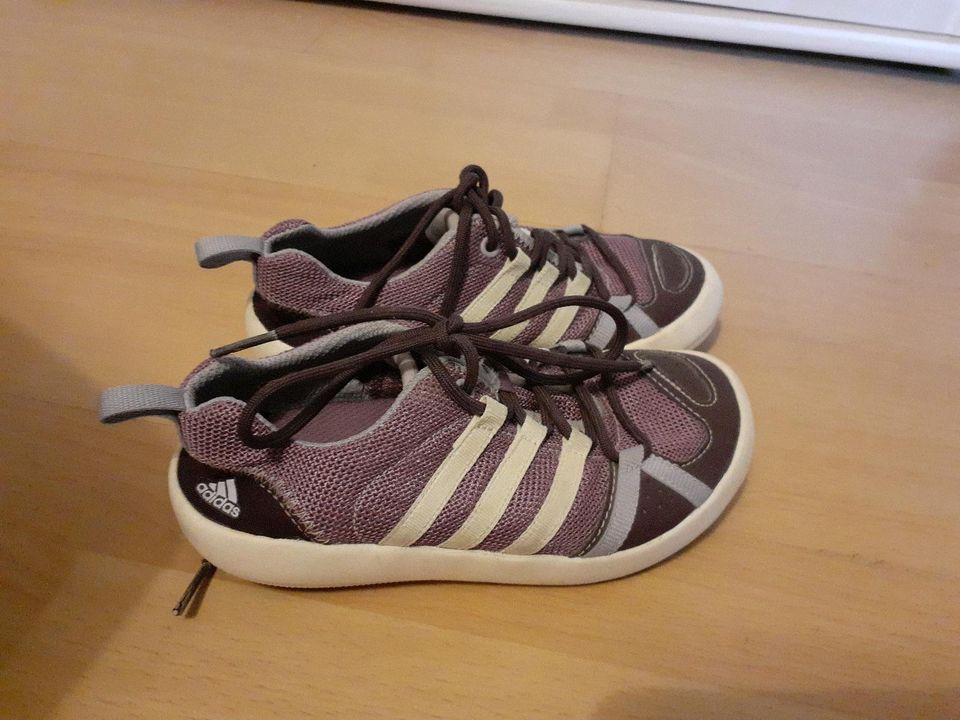 Adidas TRAXION Schuhe Gr. 31  lila  wie neu in Rottweil