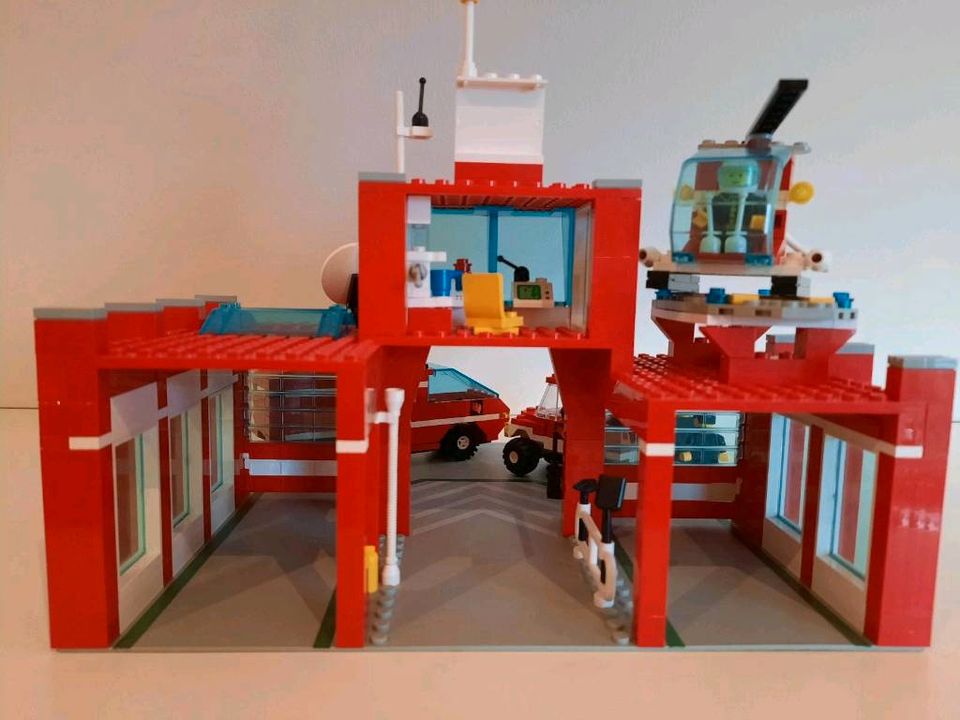 Lego, Feuerwehr, 6389, Fire Control Center, plus Fire Chief Auto in Bocholt