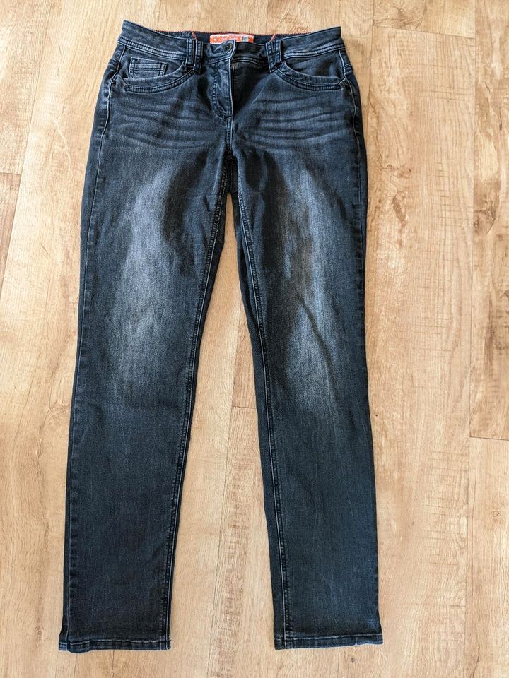 Jeans Cecil schwarz Style Charlize 29 in Wetzlar