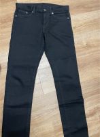 Neuwertige H&M slim low waist 30/32 schwarz Jeans Rheinland-Pfalz - Koblenz Vorschau