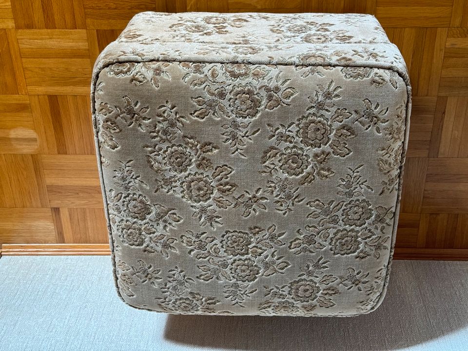 Hocker Fußablage 53x53 in München