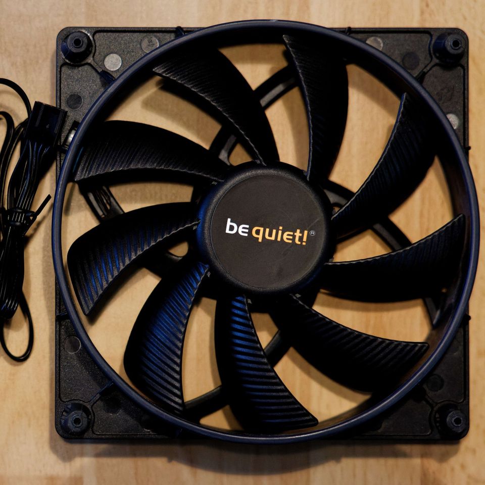 PC Lüfter 140mm von be quiet und Enermax LED blau in Schwarzheide