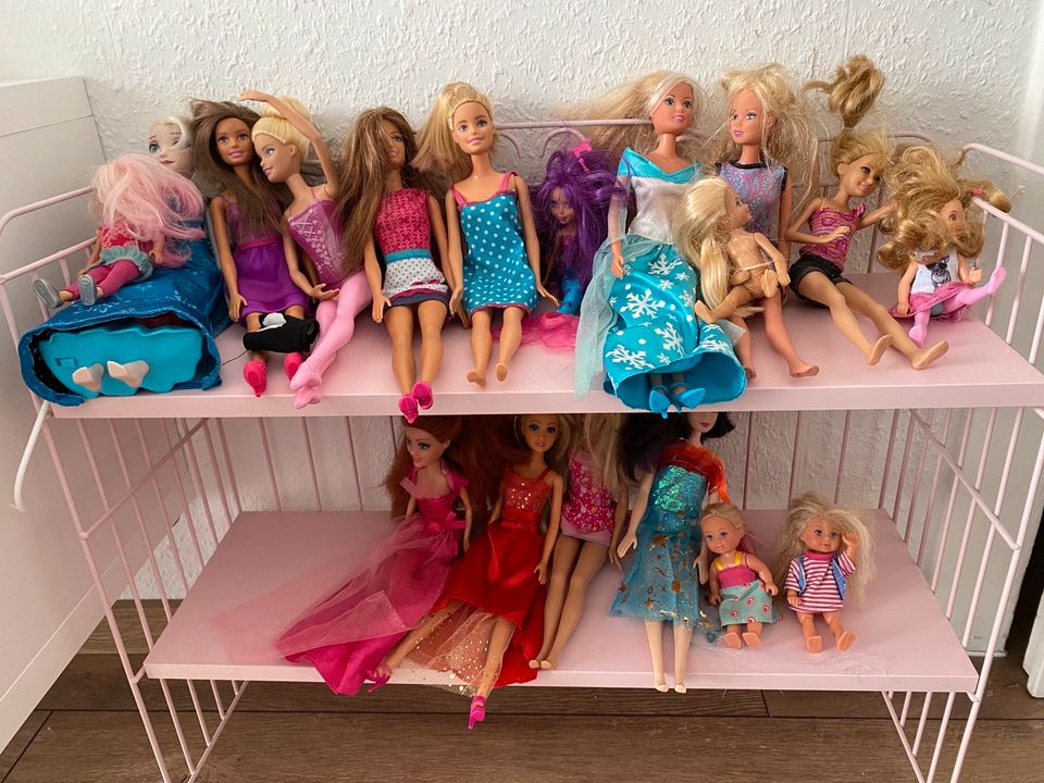 Barbie Puppenhaus und Barbies in Heiligenhaus
