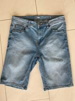 Herren Jeansshort Gr. S Sehr guter Zustand Niedersachsen - Göttingen Vorschau