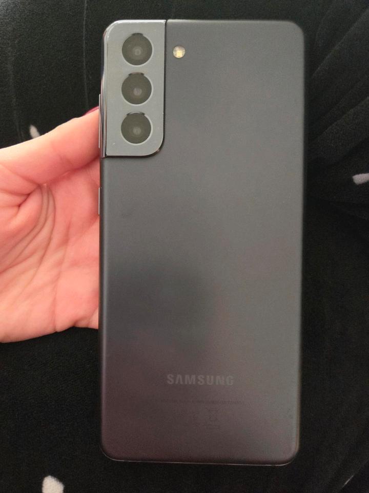 Samsung s 21 /128 GB mit Zubehör/ schwarz  sehr guter Zustand. in Essen