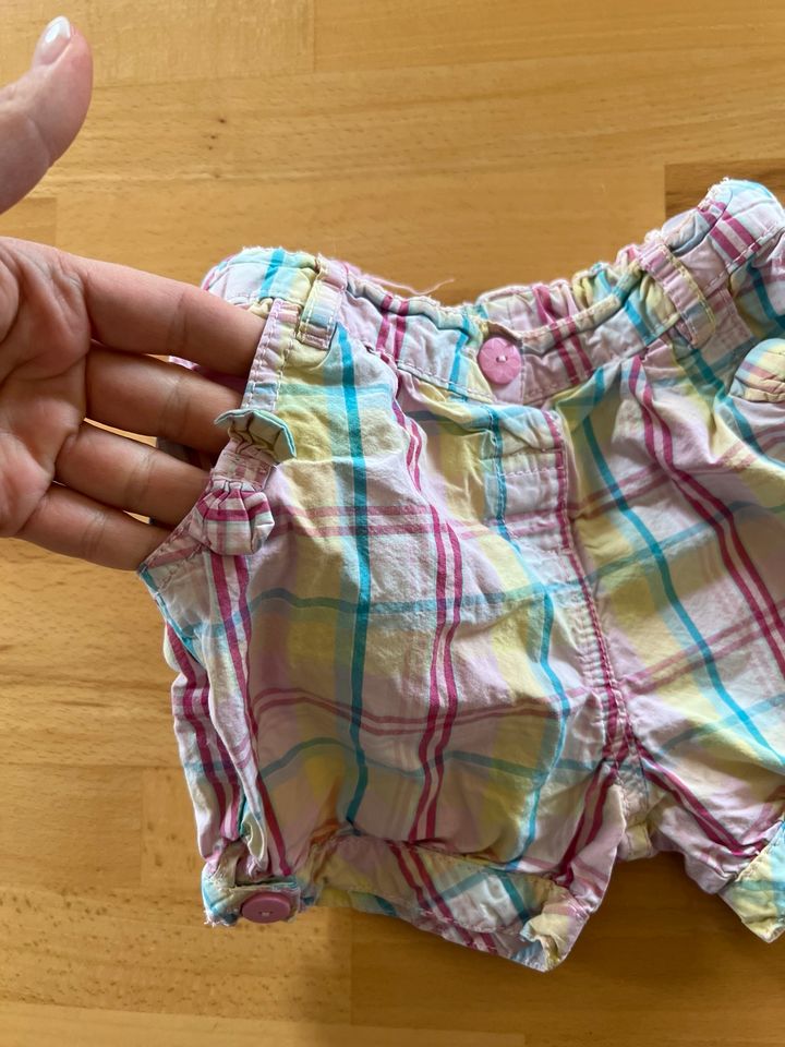 Baby Club C&A kurze Hose Shorts 92 Mädchen kariert in Großenlüder