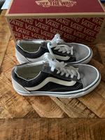 Vans Sneaker 36,5 Kr. München - Grünwald Vorschau
