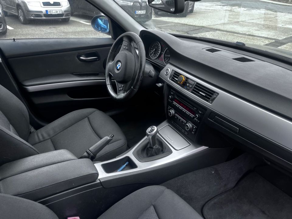 BMW 318i Touring - in Halberstadt