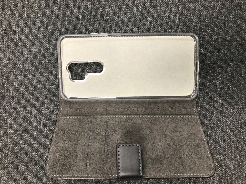 Xiaomi Redmi 9 Klapptasche in Schwarz in Verden