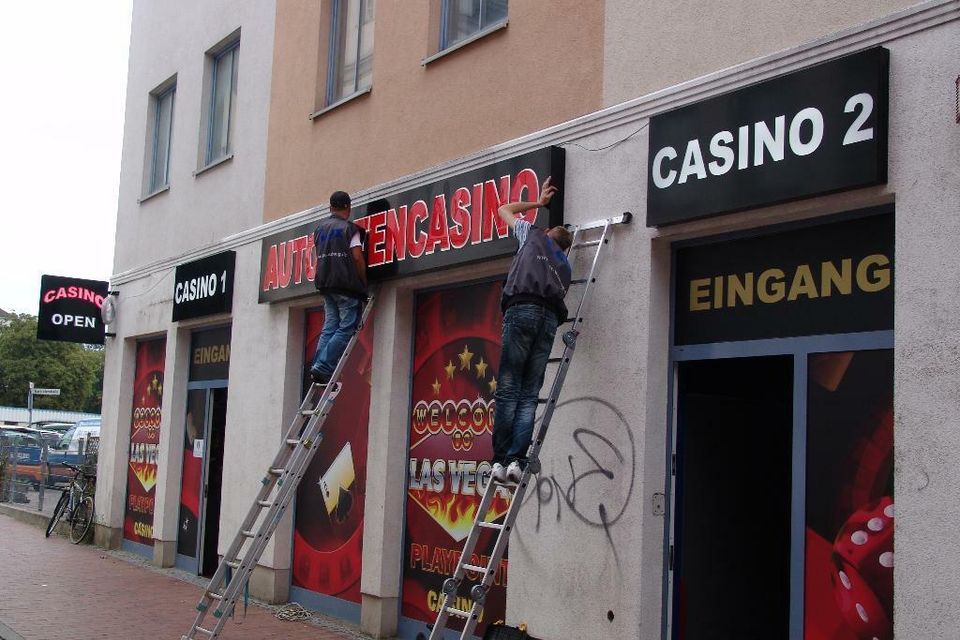 -Außenwerbung//Leuchtreklame//Lichtreklame- in Berlin