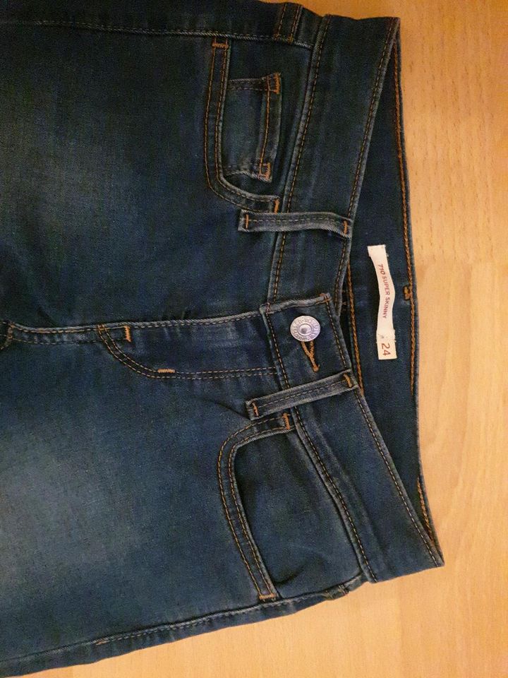 Jeans Levis w24 l31 super skinny in Hannover