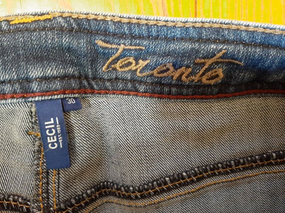 Damenjeans, Jeans Hose, Cecil in der Größe 30/32 in Elsfleth