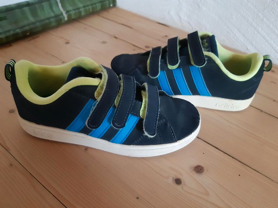 Adidas Turnschuh Gr.33 in Laberweinting