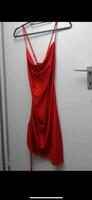 Rotes Kleid mit Kreuzrücken Frankfurt am Main - Nordend Vorschau