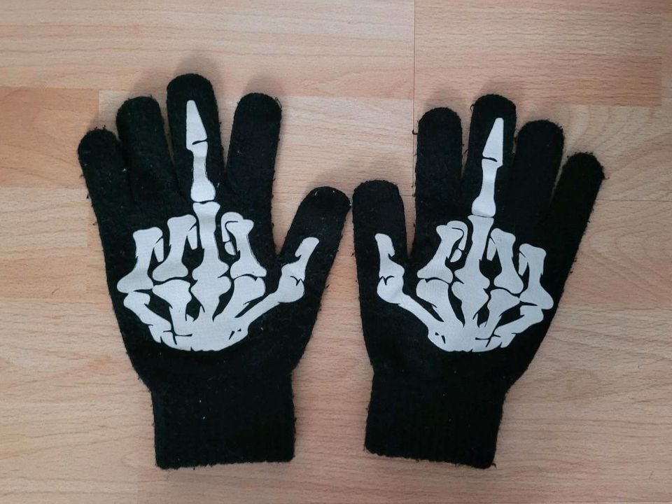 Handschuhe Schwarz Weiß in Seevetal